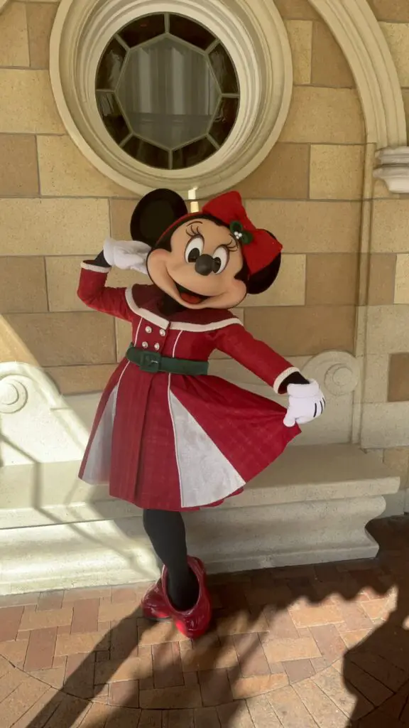 Mickey Mouse and Friends Debut New Costumes for the Holidays at Disneyland Park  - Minnie